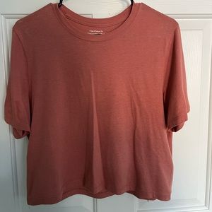 Abercrombie Cropped Relaxed Tee. Size - medium. Color - coral.